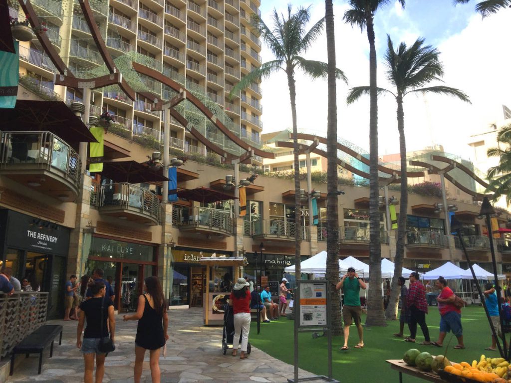Shopping near Waikiki | Footsteps of a Dreamer