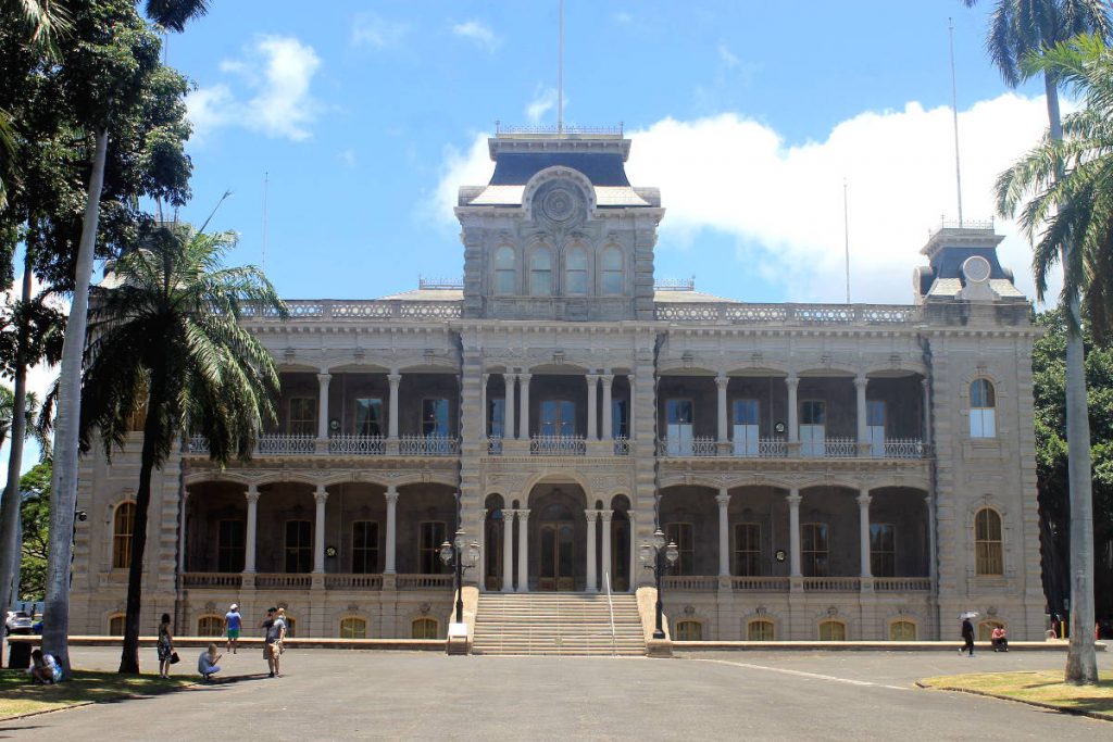 Iolani Palace | Footsteps of a Dreamer