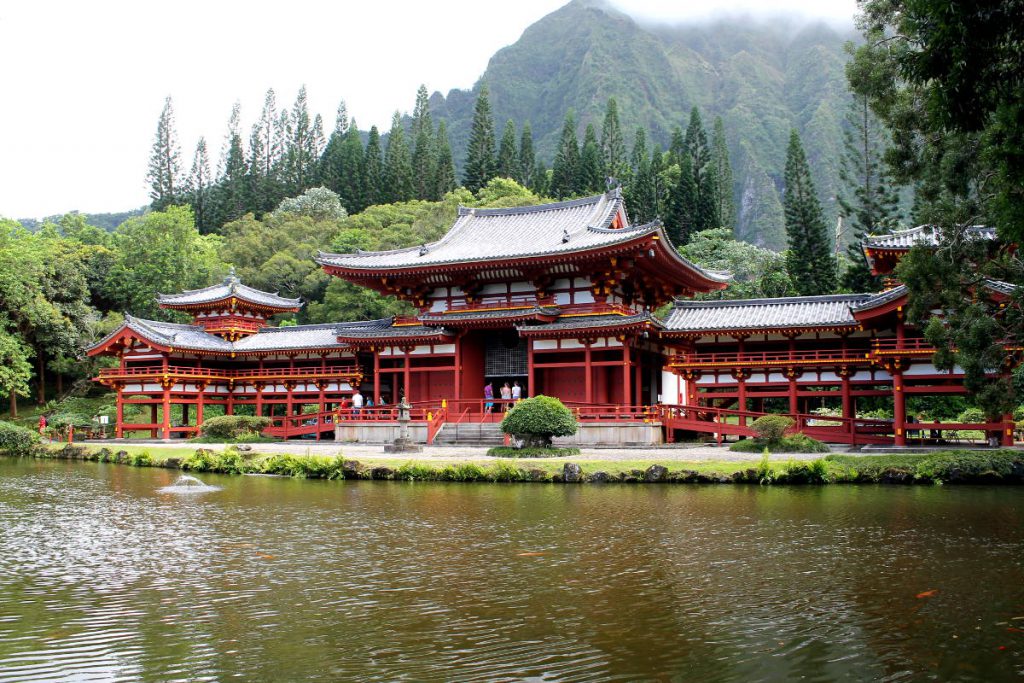 Byodo-in Temple | Footsteps of a Dreamer