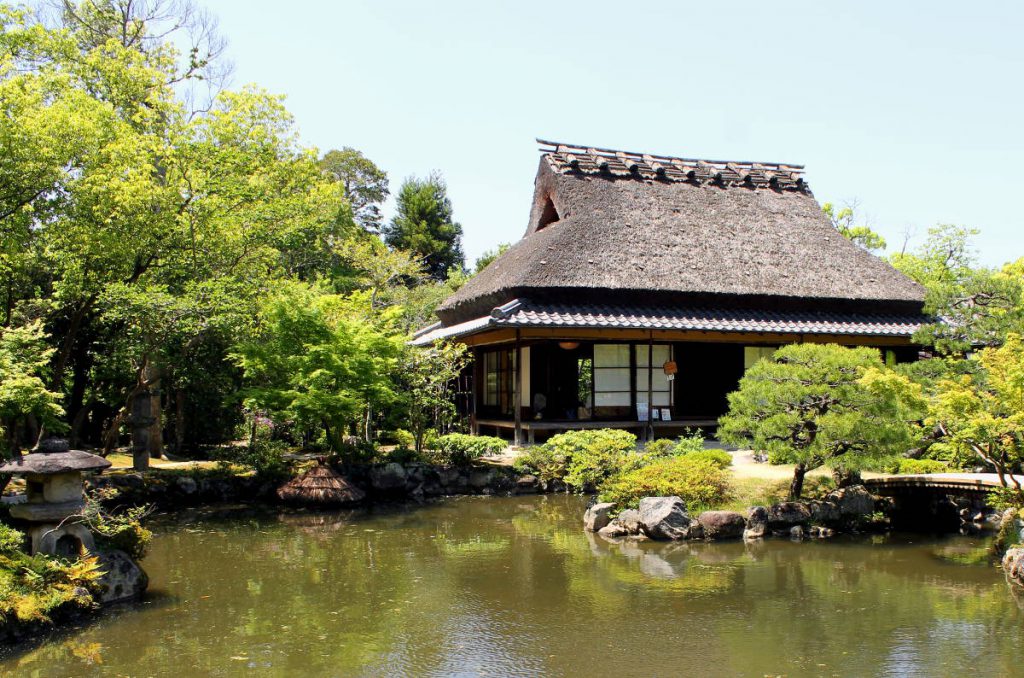 Isuien Garden | Footsteps of a Dreamer