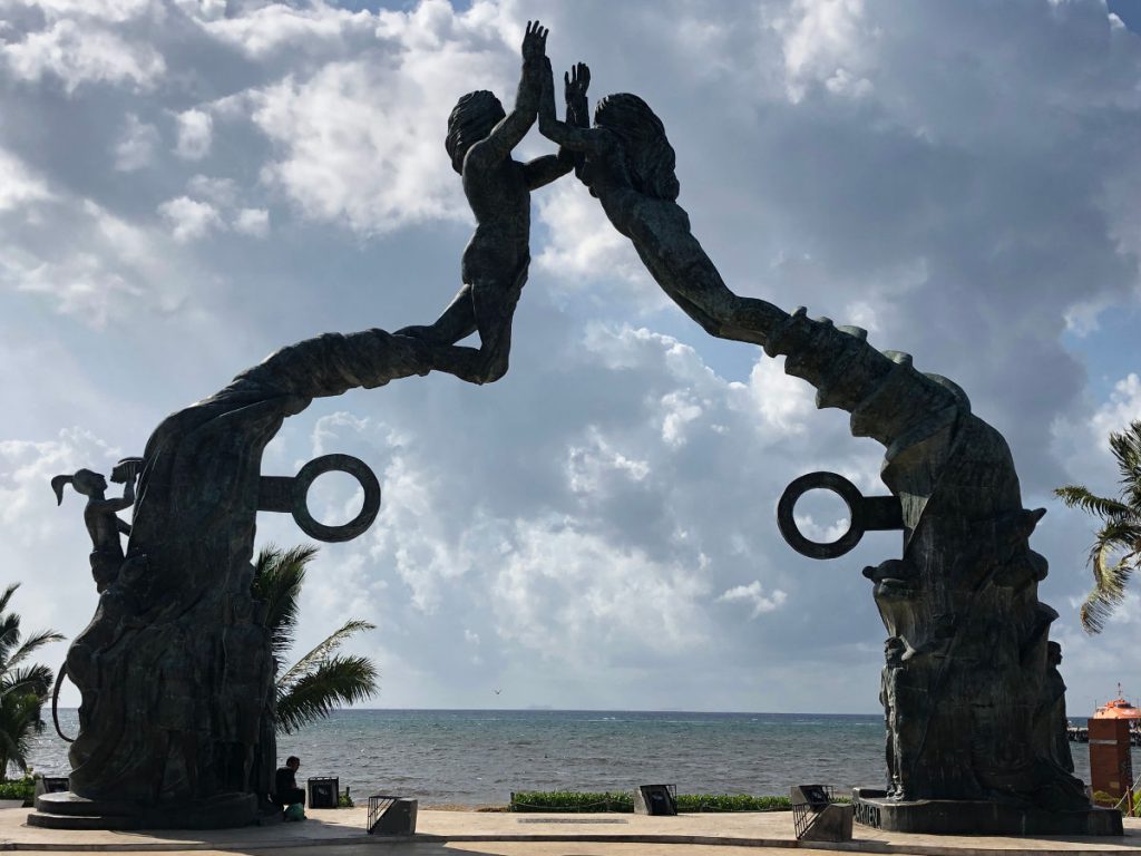Playa Del Carmen Pier | Footsteps of a Dreamer