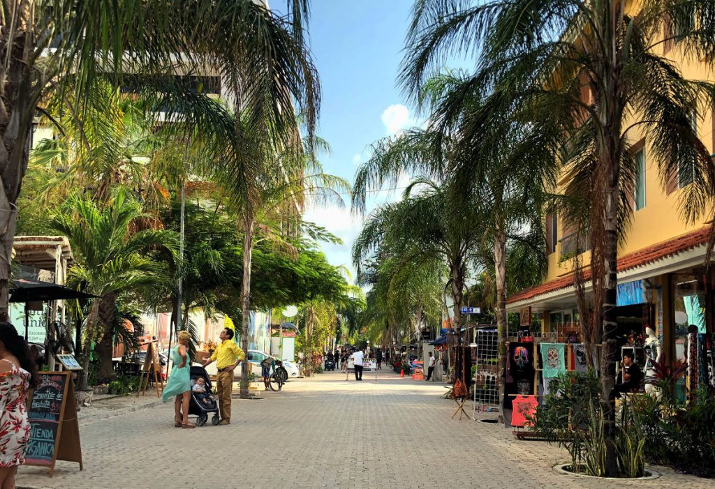 5th Avenue Playa Del Carmen Mexico | Footsteps of a Dreamer